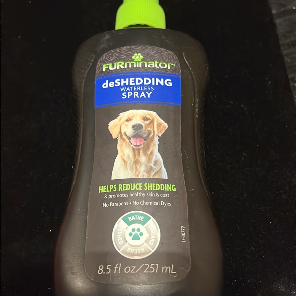FURminator Black and Yellow deShedding Waterless Spray for Dogs - Picture 10 of 11
